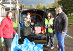 Volunteers for Autumn Clean Up Day 15